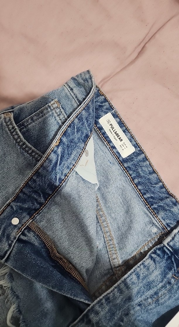 Kadın Mavi Yırtık Mini Denim Şort - Görsel 3