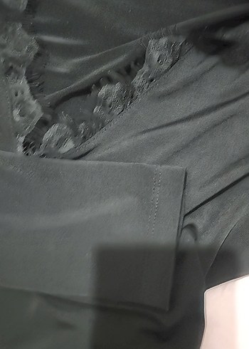 Siyah V Yakalı Dantelli crop - Görsel 3