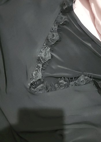 Siyah V Yakalı Dantelli crop - Görsel 2