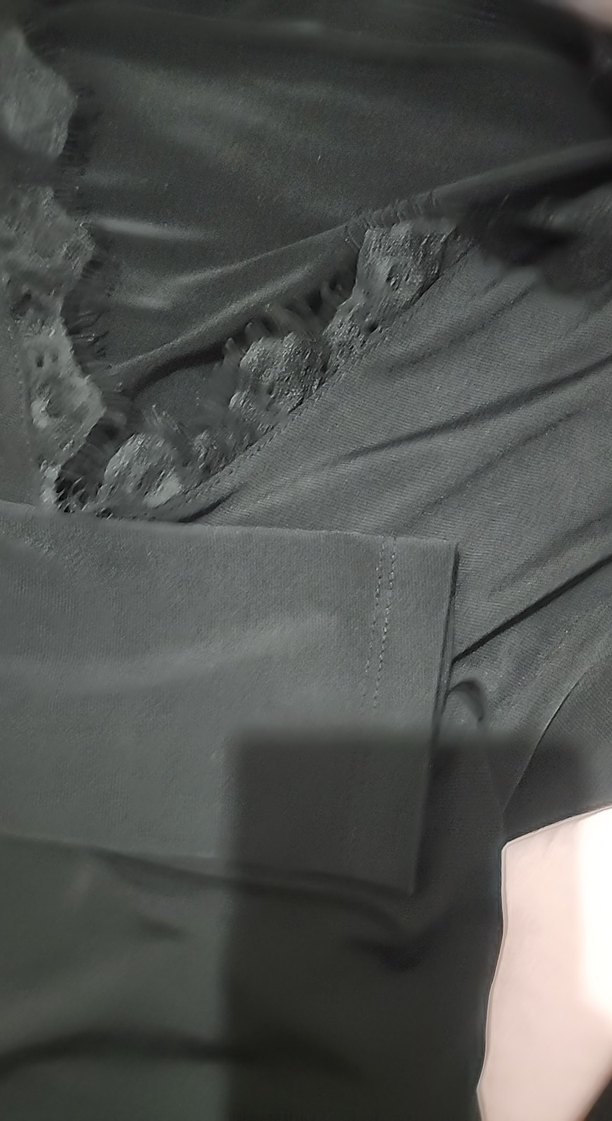 Siyah V Yakalı Dantelli crop - Görsel 3