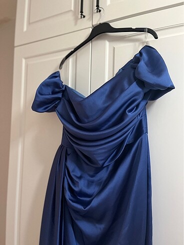 48 Beden mavi Renk Drape detaylı yırtmaçlı saten elbise