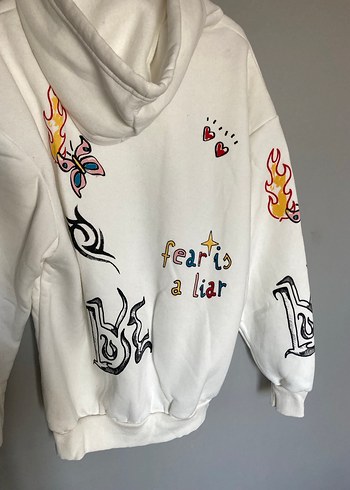 Baskılı Zincir Detaylı Beyaz Kapüşonlu Sweatshirt - Görsel 3