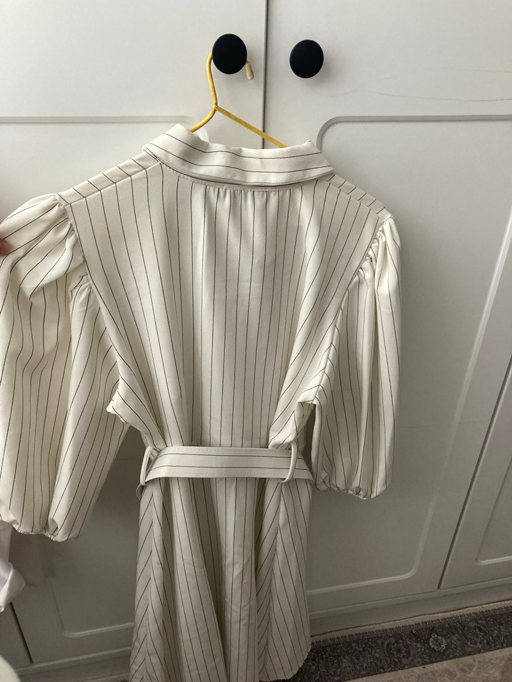 Düğmeli Çizgili Midi Kadın Elbise - Görsel 2