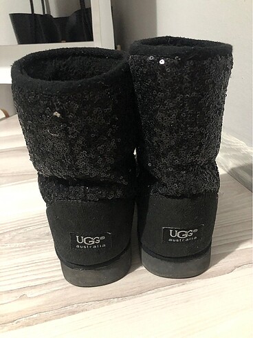 Ugg Ugg bot