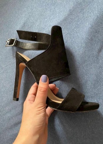 Zara Siyah Süet İnce Topuklu Kadın Ayakkabı