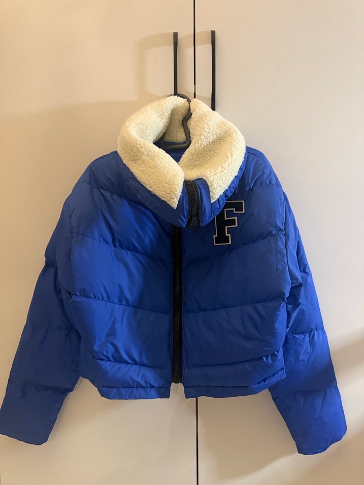 Mavi Kürklü Kısa Kadın Kışlık Mont - Görsel 5