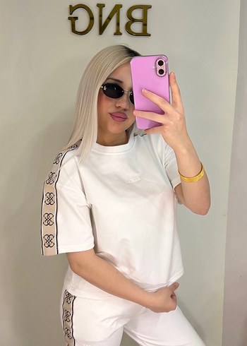 Guess Beyaz Mini Tişört ve Eşofman Takımı