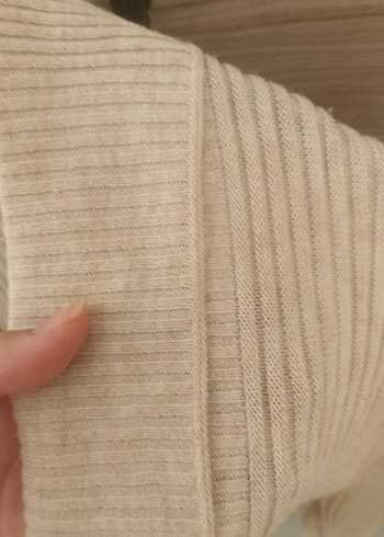 26 Beden Kısa Bej Triko Kadın Hırka