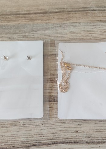 Diğer Parlak Altın Renk Mini Kabuk Küpe