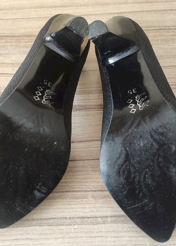Diğer Siyah Parlak Yılan Desenli Tokalı Stiletto