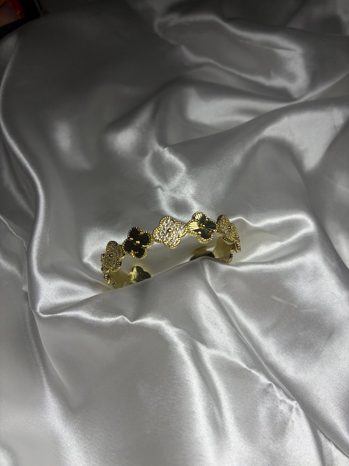 Vıp Gold Taşlı Yoncalı Kelepçe - Görsel 2