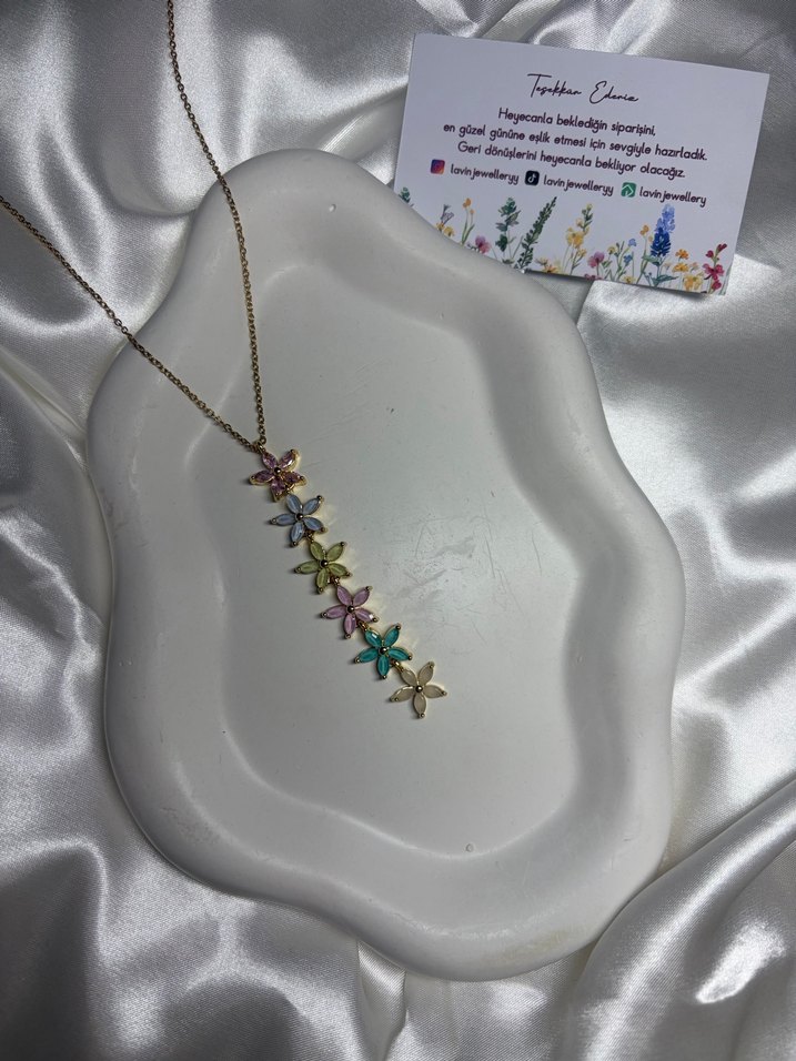 Çelik Gold Renkli Çiçekli Kolye - Görsel 2