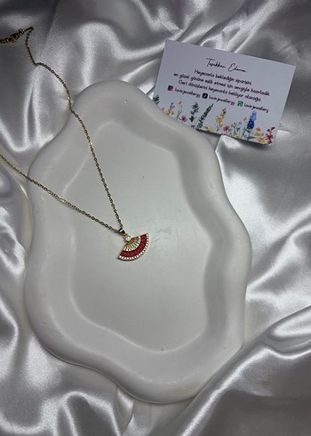 Çelik Gold Kırmızı Yelpazeli Kolye - Görsel 2