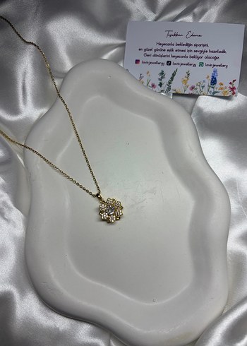 Çelik Gold Çiçekli Dönen Kolye - Görsel 2