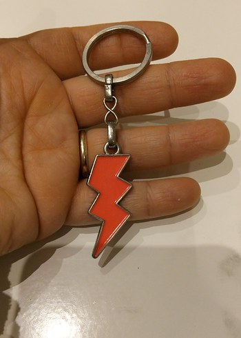 Kırmızı Zincir Detaylı Rock Punk Anahtarlık - Görsel 3