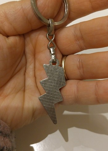 Kırmızı Zincir Detaylı Rock Punk Anahtarlık - Görsel 2