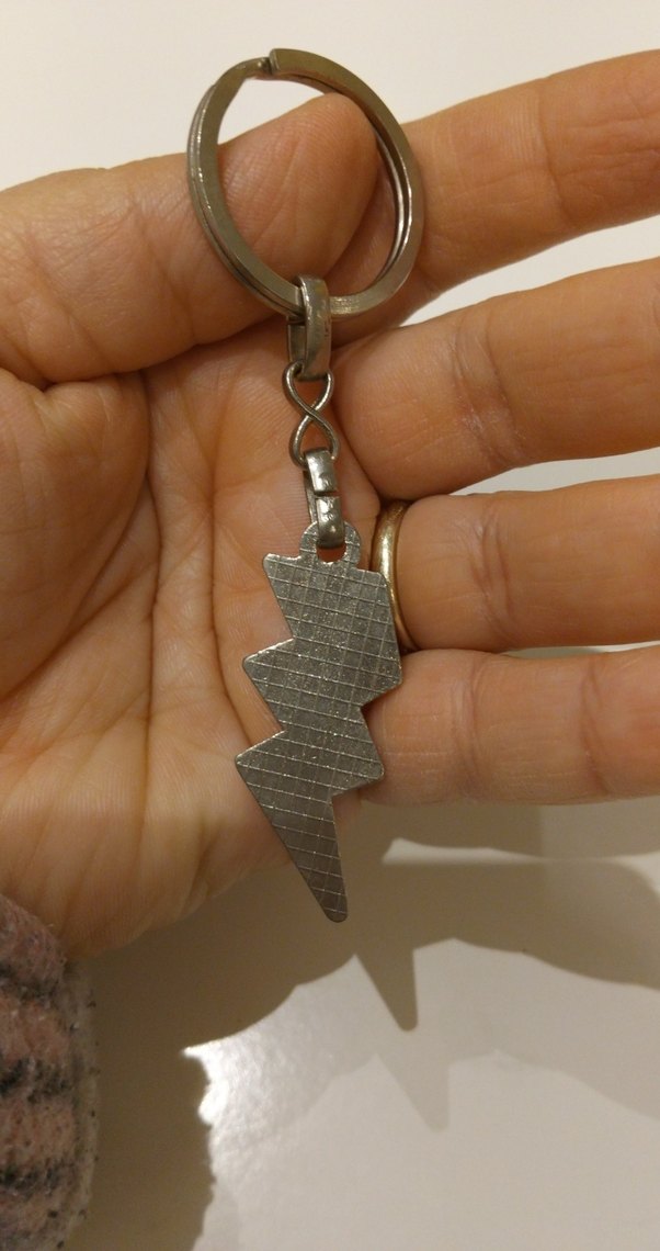 Kırmızı Zincir Detaylı Rock Punk Anahtarlık - Görsel 2