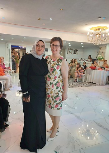 Abiye Uzun Siyah Parlak Yüksek Yakalı Elbise