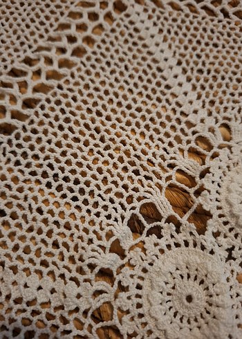 Klasik El Yapımı Yuvarlak Dantel Masa Örtüsü - Görsel 5