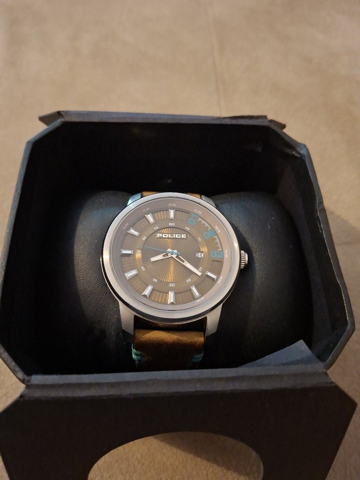 Police  Erkek kol saati - Görsel 2