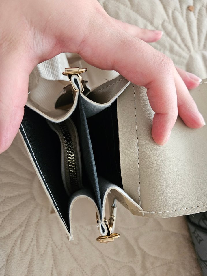 Beyaz Deri Kadın Bel Çantası - Görsel 4