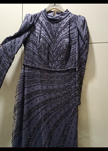 Uzun Kollu İşlemeli Mor Abiye Elbise - Görsel 2