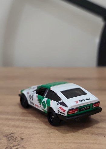 Alfa romeo Beyaz Renkli Yarış Oyuncak Arabası