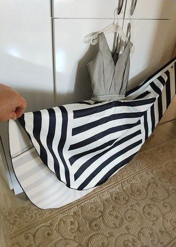 10 Yaş Beden Gri Zebra Desenli Drapeli Uzun Abiye Elbise