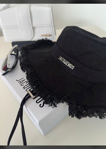 Jacquemus Siyah Püsküllü Kadın Şapka