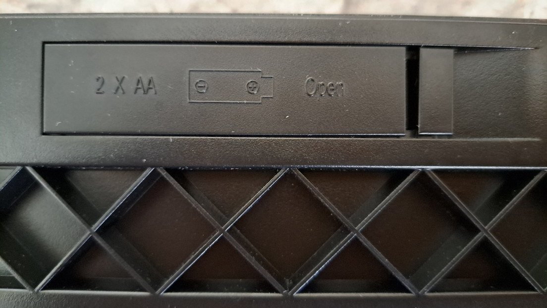 Logitech Y-X5A77 PlayStation 3 İçin Touchpad'li Bluetooth Klavye - Görsel 4