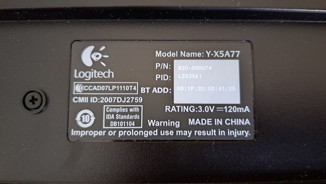 Logitech Y-X5A77 PlayStation 3 İçin Touchpad'li Bluetooth Klavye - Görsel 3