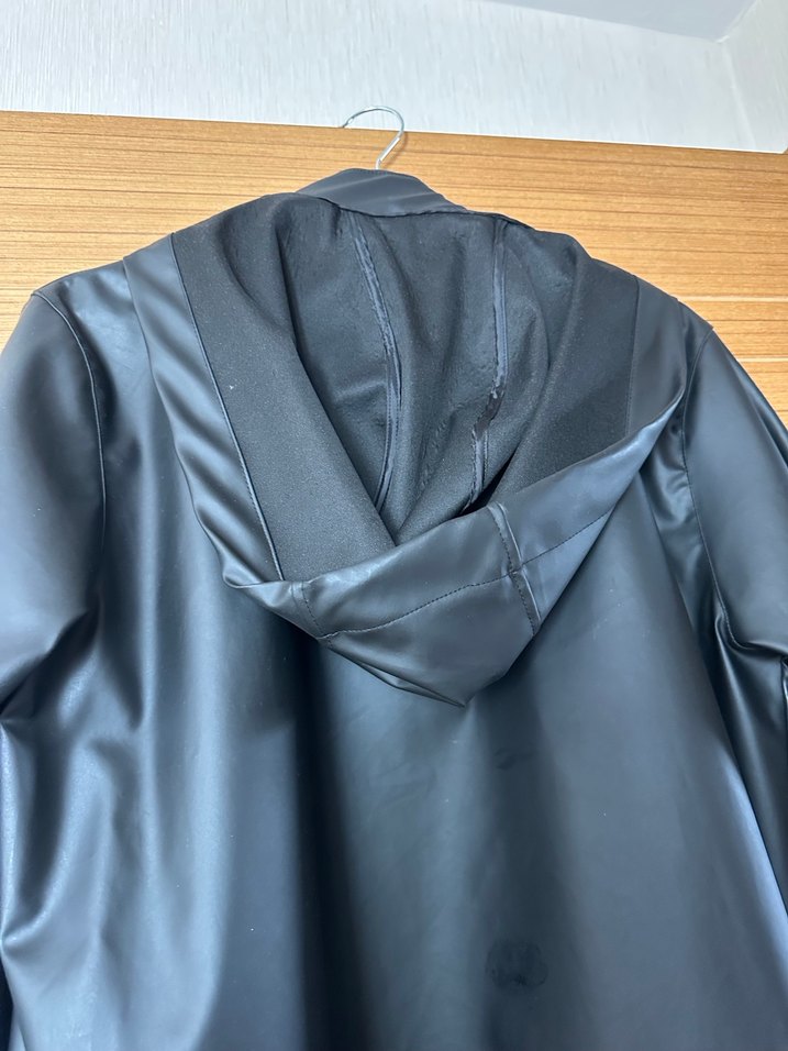 Siyah Uzun Kadın Yağmurluk - Görsel 5