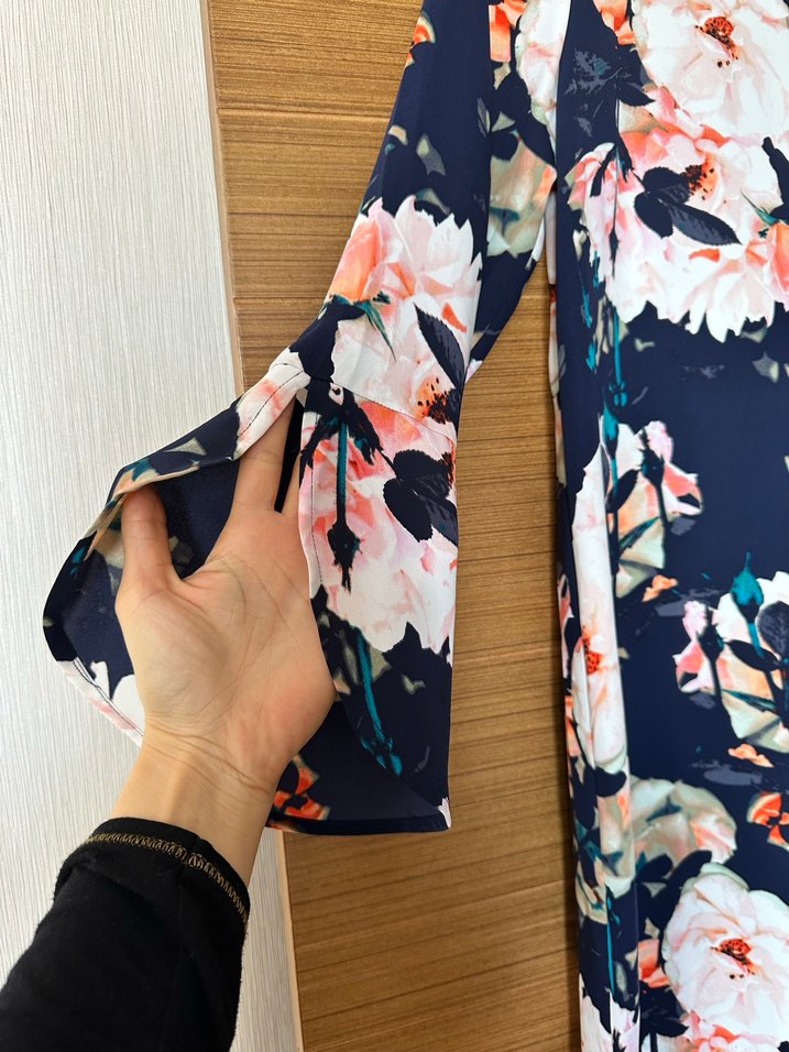 Marka çiçekli elbise - Görsel 2