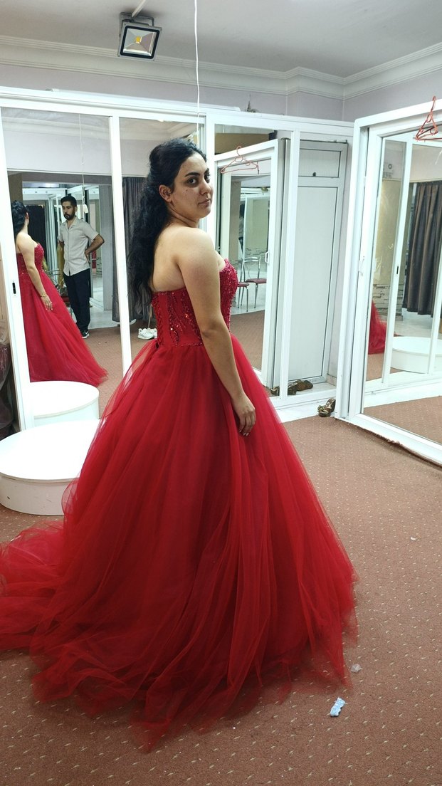 Kırmızı Boncuk İşlemeli Straplez kinalik - Görsel 2