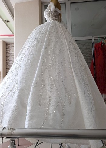 Parlak Beyaz Straplez Prenses Gelinlik - Görsel 4