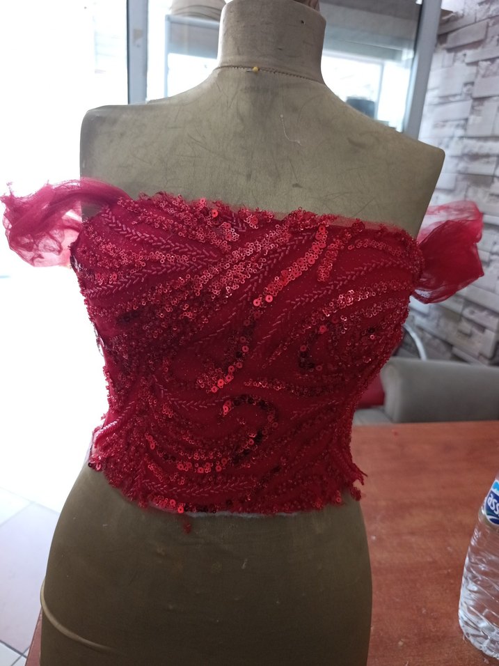 Kırmızı İşlemeli Straplez Mini Büstiyer - Görsel 3