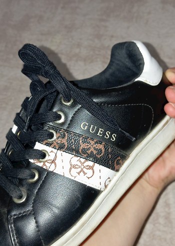 Guess Siyah Yılan Desenli Guess Kadın Spor Ayakkabı