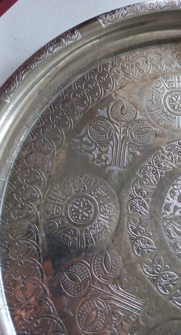 Gümüş Renkli Desenli Yuvarlak Tepsi - Görsel 3