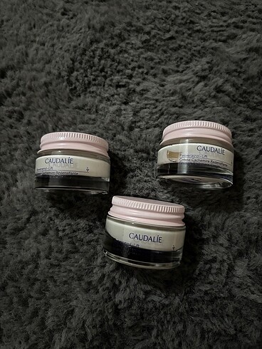 CAUDALİE resveratrol lıft cashmere krem 3 tane 15 ml