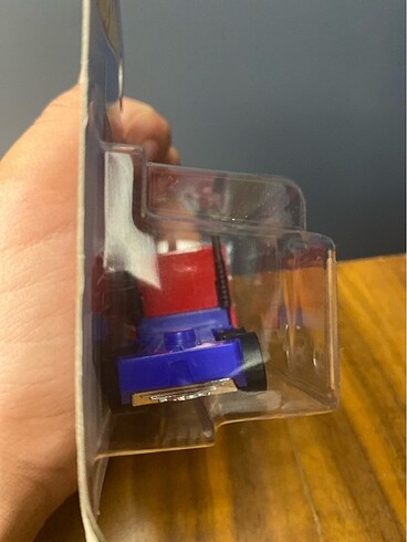  Beden Hot wheels Optimus Prime