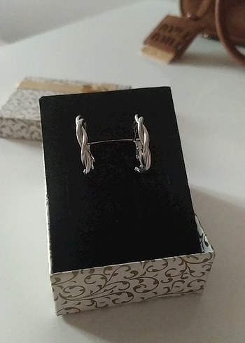 Gümüş Mini Modern Klasik Tokalı Küpe