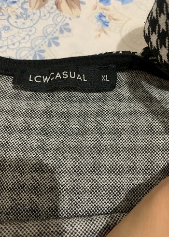 Kare yaka Siyah Beyaz Kareli Midi Elbise - Görsel 2