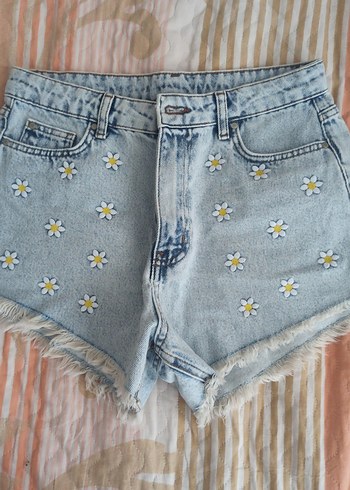 Nakışlı Mavi Mini Denim Şort