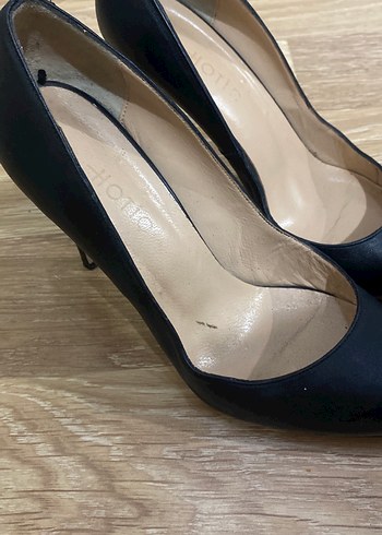 Hotiç Klasik Siyah Tokalı Stiletto Topuklu