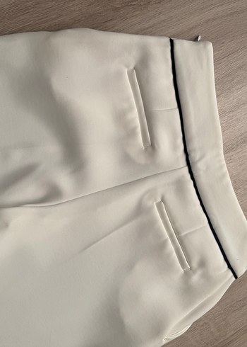 Beyaz Midi Kemerli Kadın Kumaş Pantolon - Görsel 5