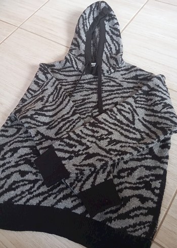 m Beden Gri Zebra Desenli Kapüşonlu Triko Sweatshirt