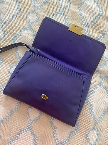 Beden Fossil clutch
