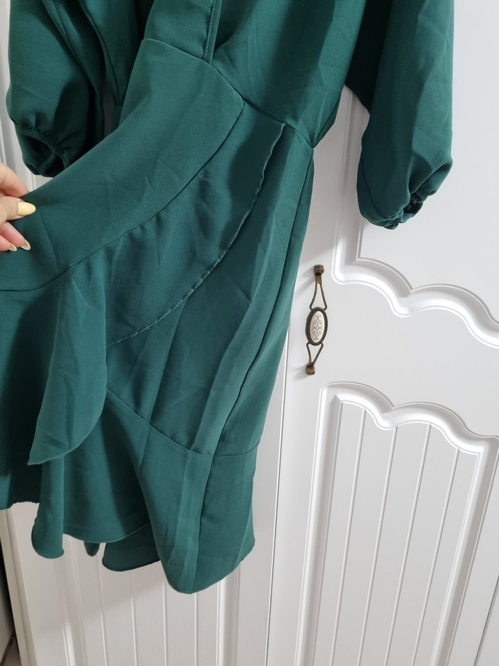 Yeşil volanlı elbise - Görsel 5