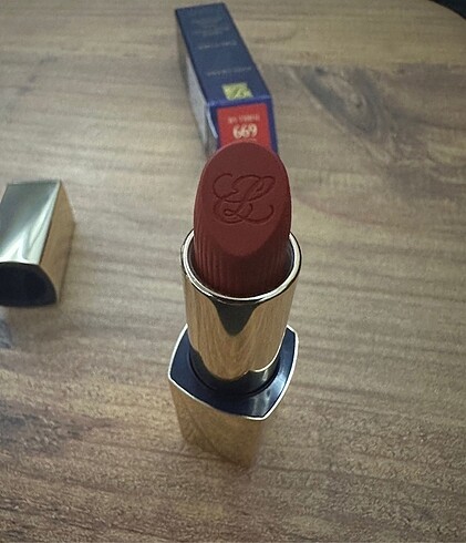 Estee Lauder Estee Lauder 699 matta ruj