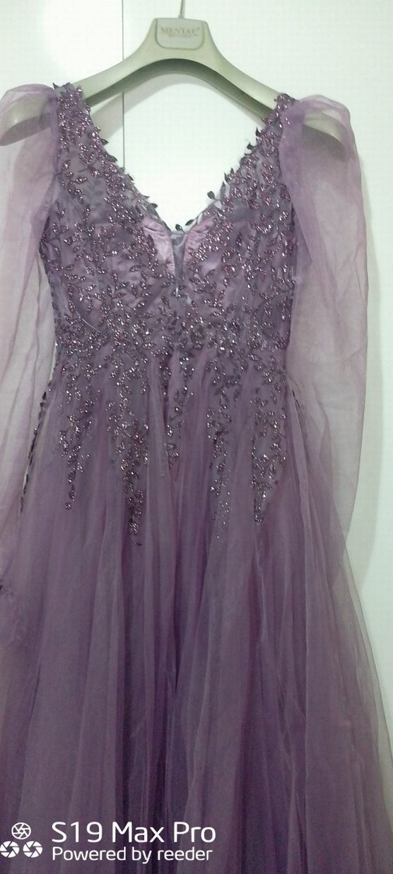 Uzun Kollu Mor İşlemeli Abiye Elbise - Görsel 2